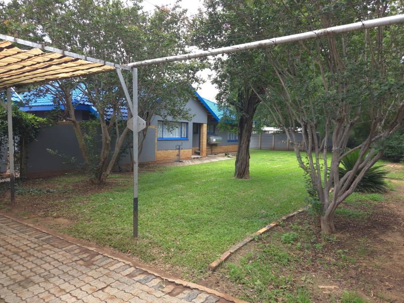 House For Sale in Songloed - Photo 2