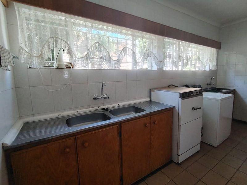 House For Sale in Ladybrand Central - Photo 8