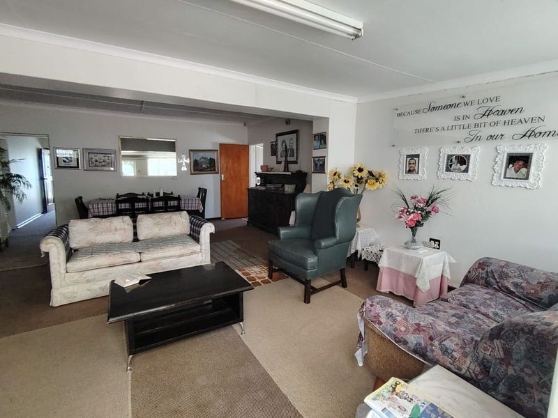 House For Sale in Ladybrand Central - Photo 3