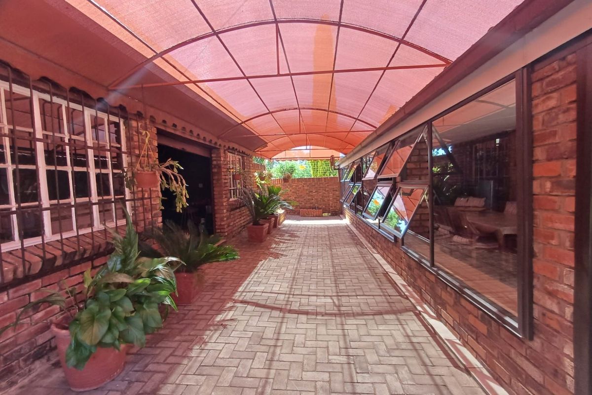 Townhouse For Sale in Vaal Park - Photo 4