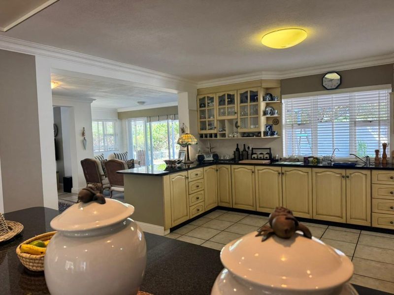 House For Sale in Mossel Bay Golf Estate - Photo 7