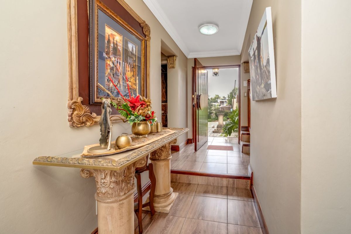 House For Sale in Helderkruin - Photo 2