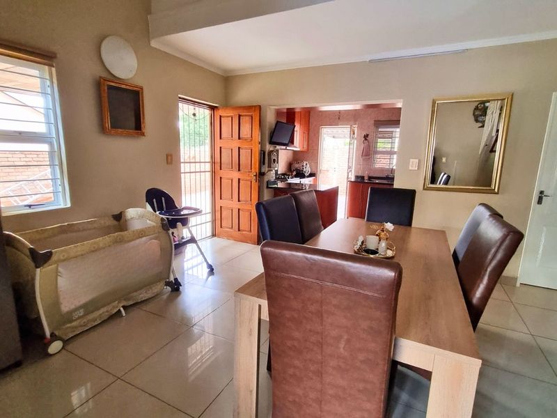 House For Sale in Noordwyk - Photo 4