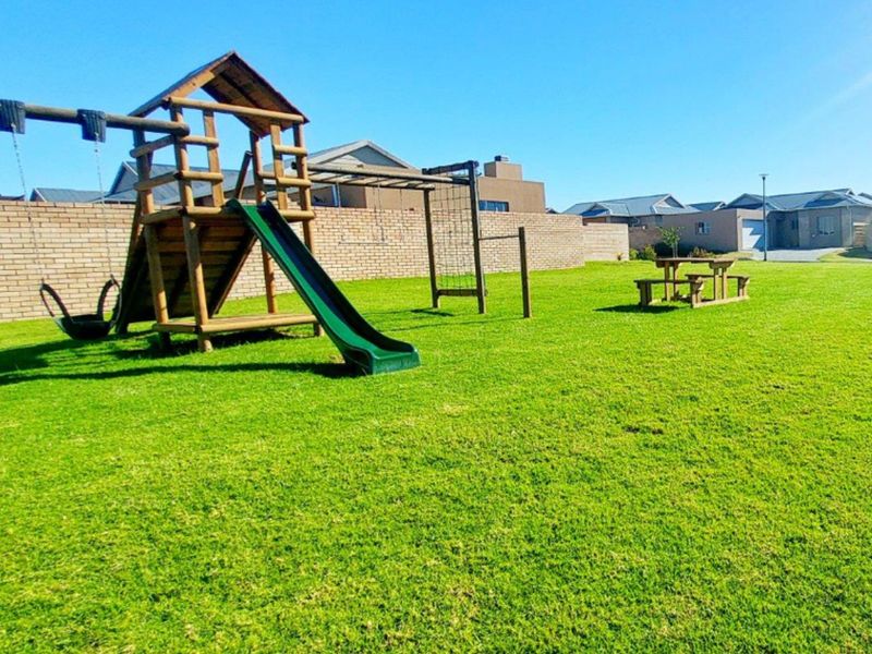 Apartment For Sale in Hansmoeskraal AH - Photo 3