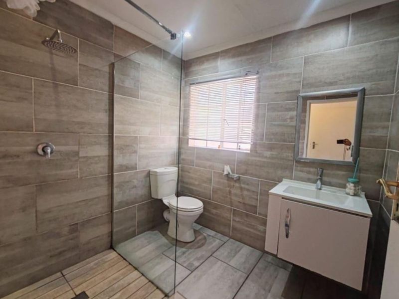 House For Sale in Bloubosrand - Photo 3