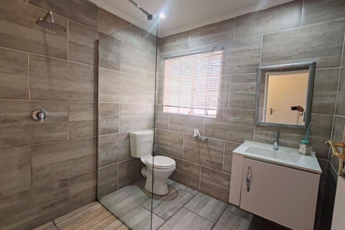 House For Sale in Bloubosrand - Photo 3