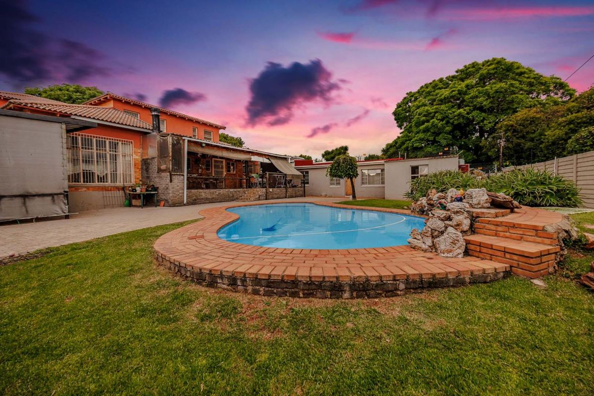 House For Sale in Florida - Photo 2