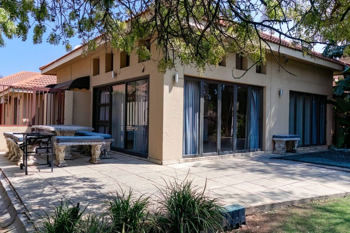 House For Sale in Pecanwood Estate - Photo 2