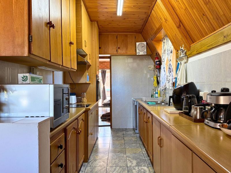 House For Sale in Franskraal - Photo 6