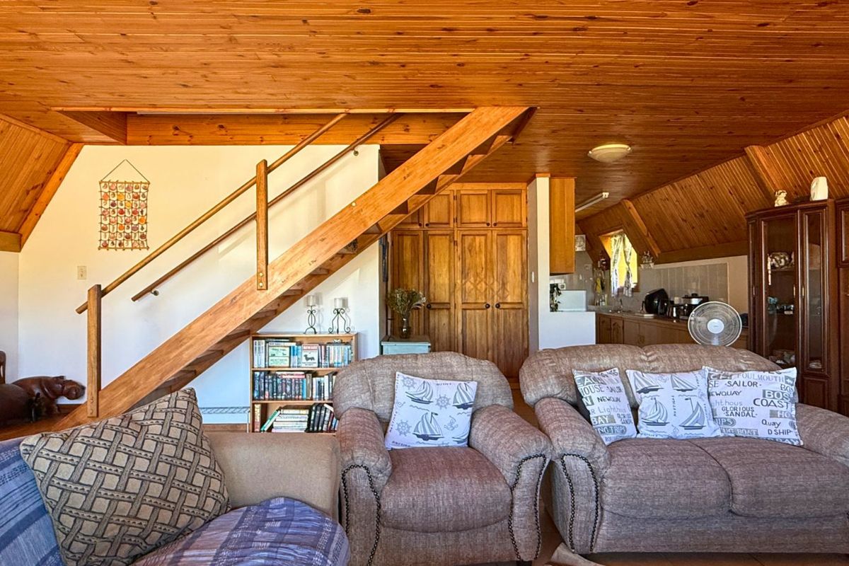 House For Sale in Franskraal - Photo 4