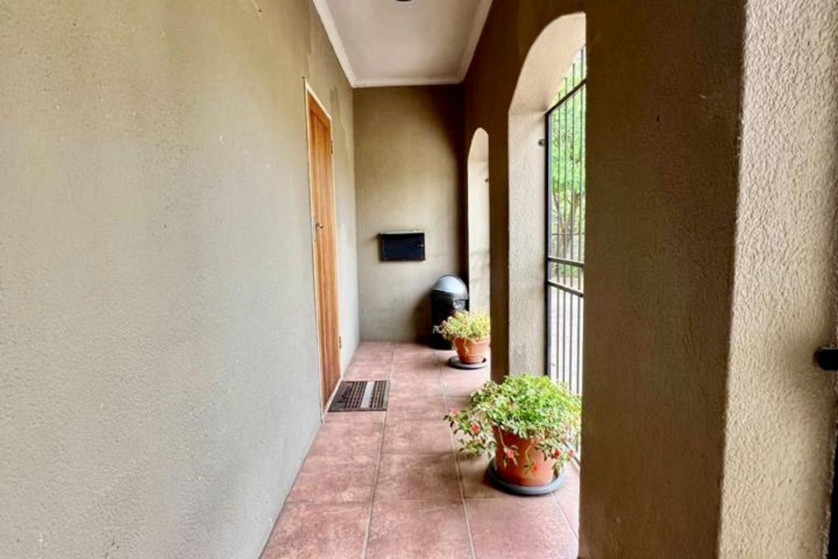 House For Sale in Nederlandpark - Photo 5