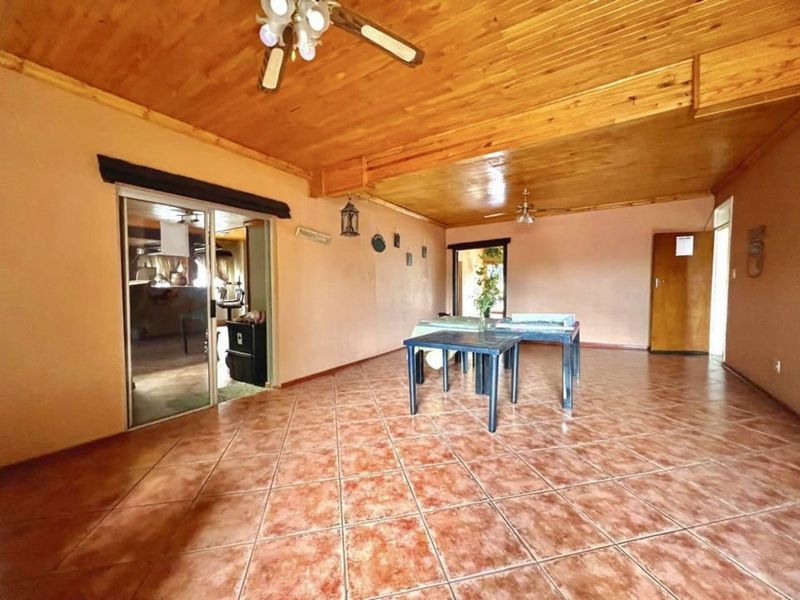 House For Sale in Nederlandpark - Photo 6