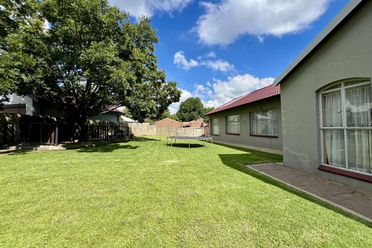 House For Sale in Nederlandpark - Photo 4