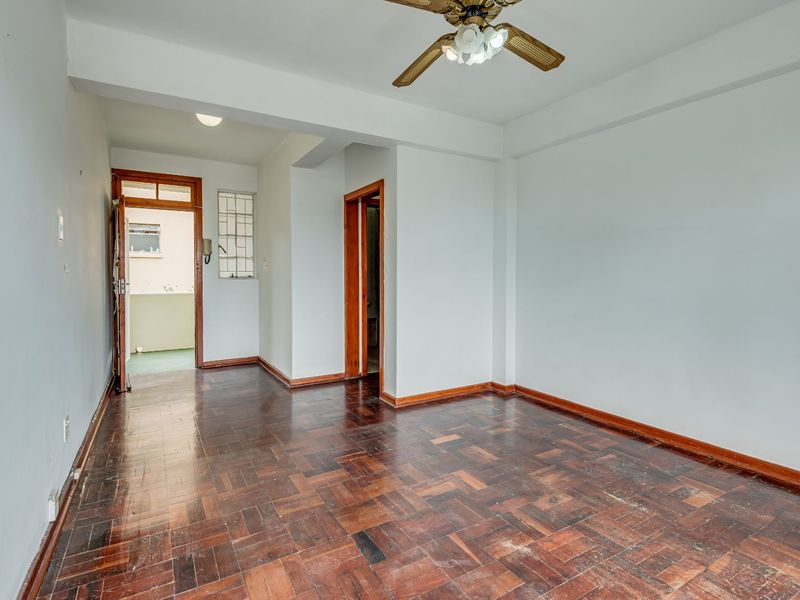 Apartment For Sale in Richmond Hill - Photo 4