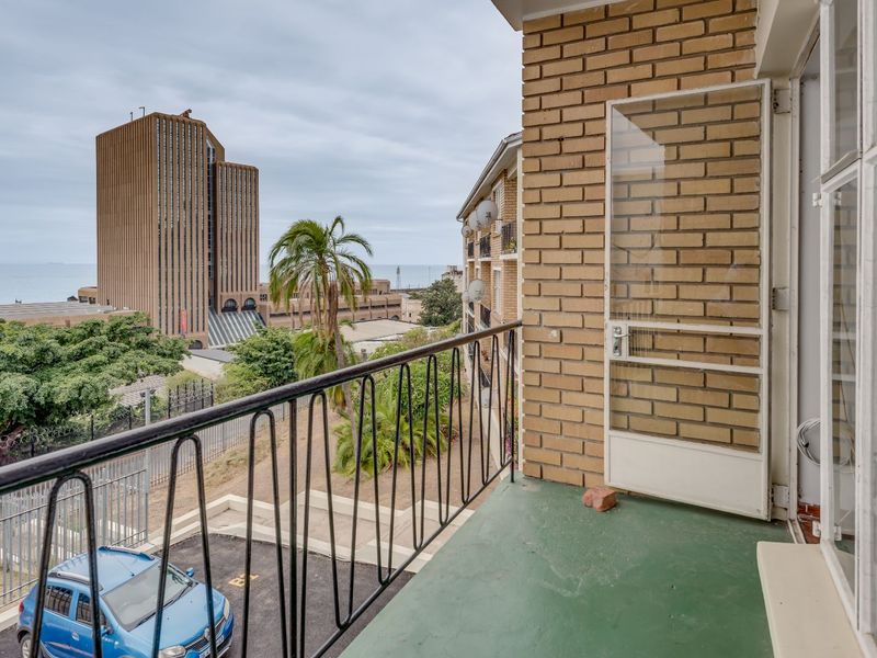 Apartment For Sale in Richmond Hill - Photo 7