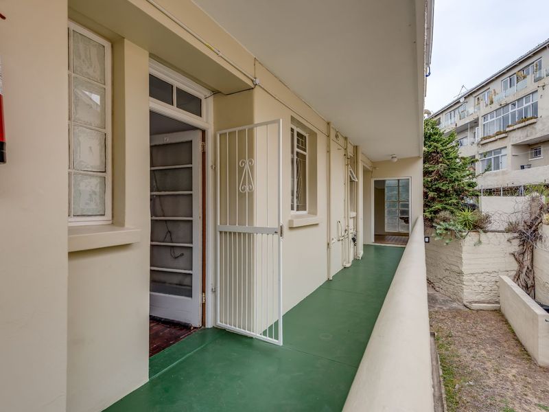 Apartment For Sale in Richmond Hill - Photo 2