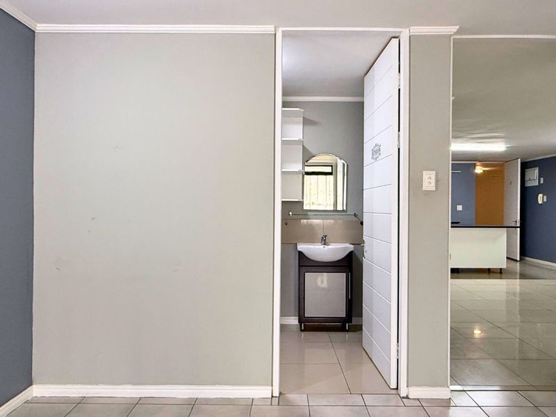 Apartment For Sale in Gansbaai Central - Photo 9