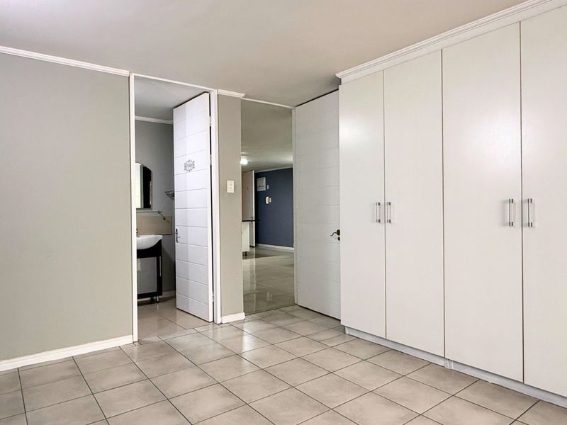 Apartment For Sale in Gansbaai Central - Photo 8