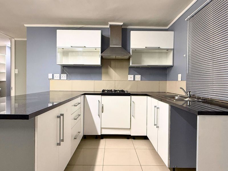 Apartment For Sale in Gansbaai Central - Photo 5