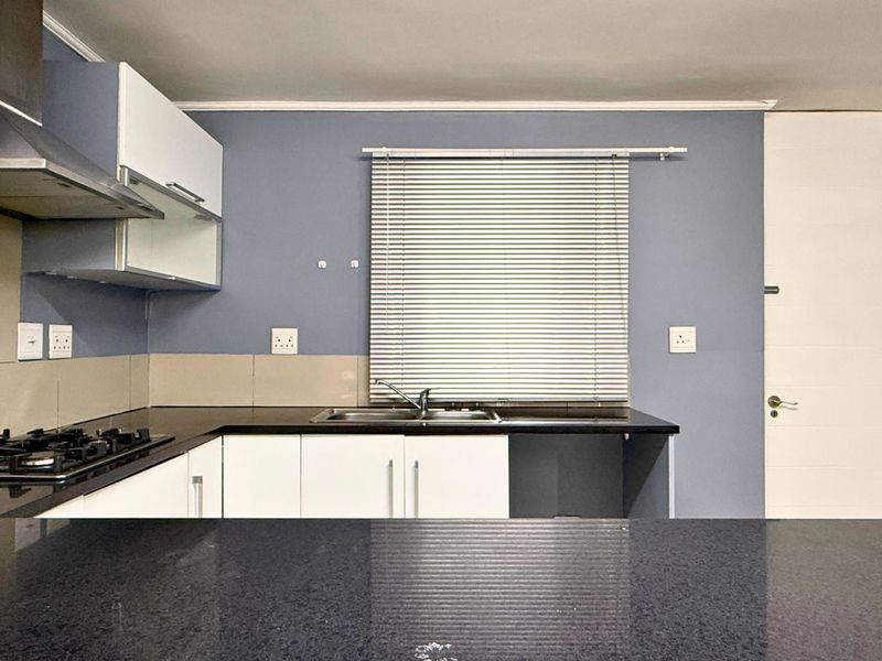 Apartment For Sale in Gansbaai Central - Photo 4