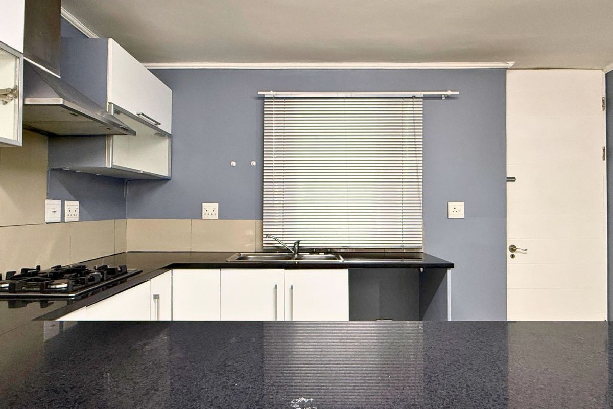 Apartment For Sale in Gansbaai Central - Photo 4