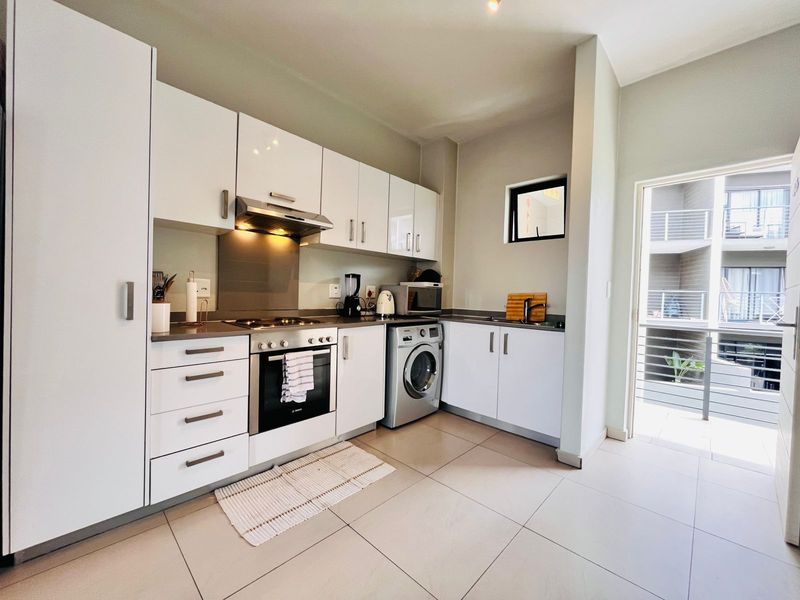 Apartment For Sale in North Riding - Photo 2