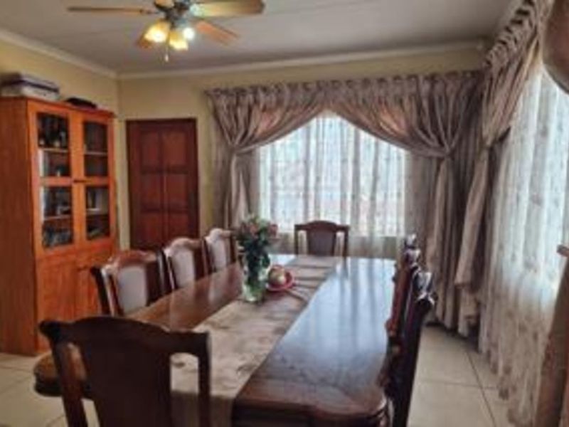 House For Sale in Ivy Park - Photo 7