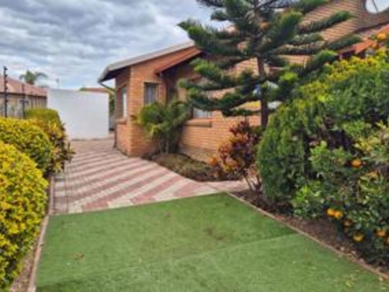 House For Sale in Ivy Park - Photo 4