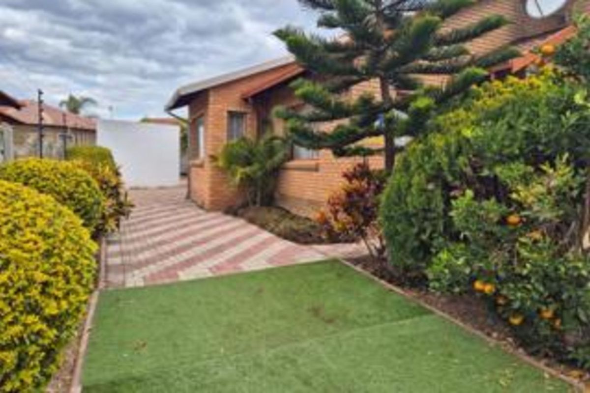 House For Sale in Ivy Park - Photo 4