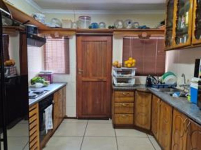 House For Sale in Ivy Park - Photo 5