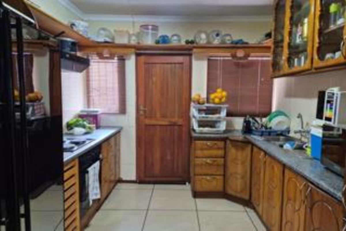 House For Sale in Ivy Park - Photo 5