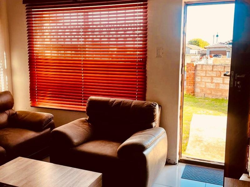 House For Sale in Motherwell - Photo 3