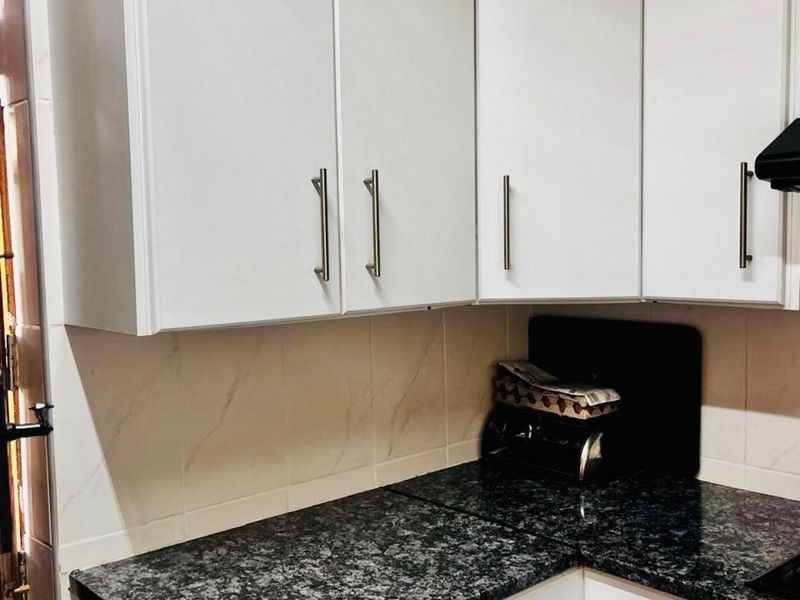 House For Sale in Motherwell - Photo 6