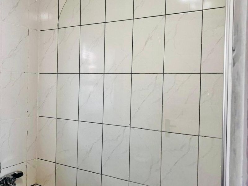 House For Sale in Motherwell - Photo 10