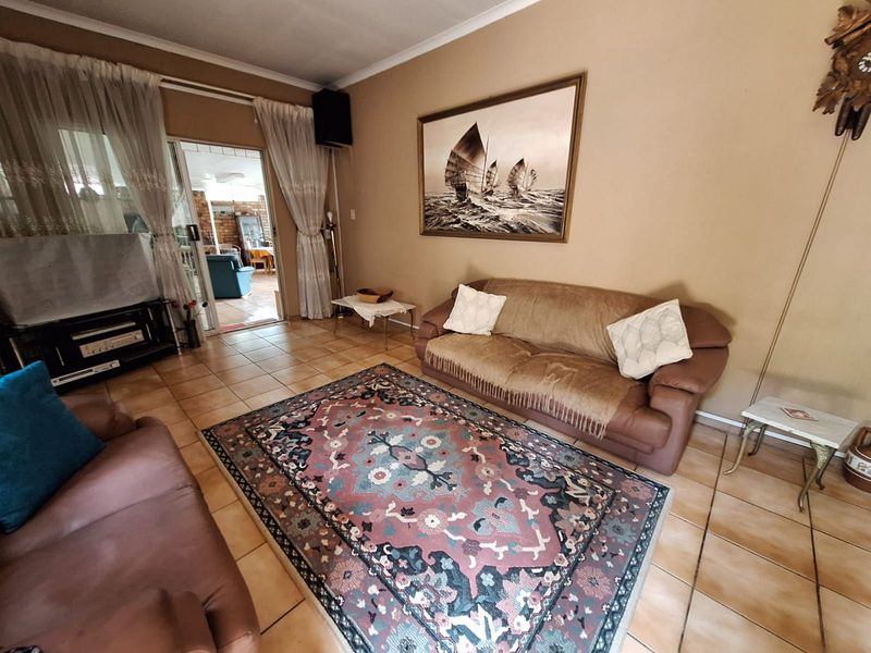 House For Sale in Eldorette - Photo 8