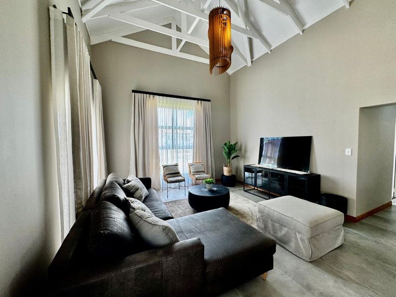 House For Sale in Terra Nova - Photo 6