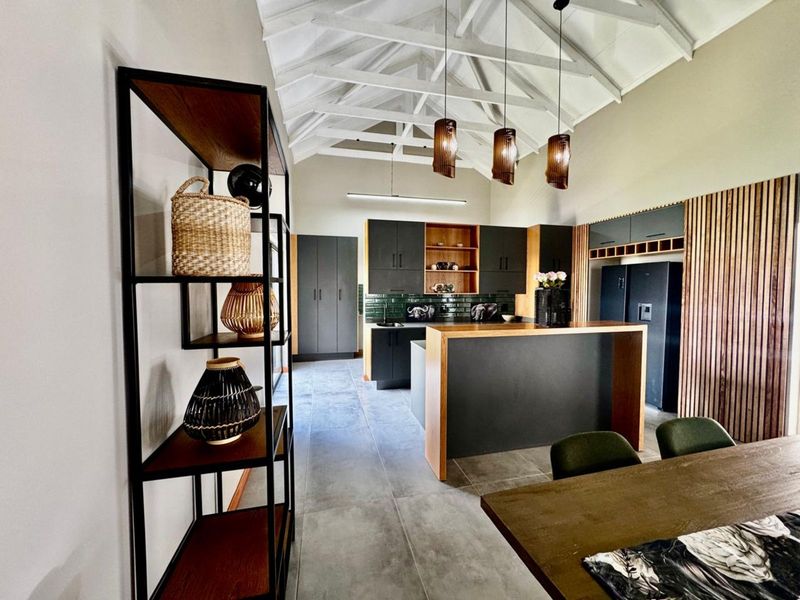 House For Sale in Terra Nova - Photo 9