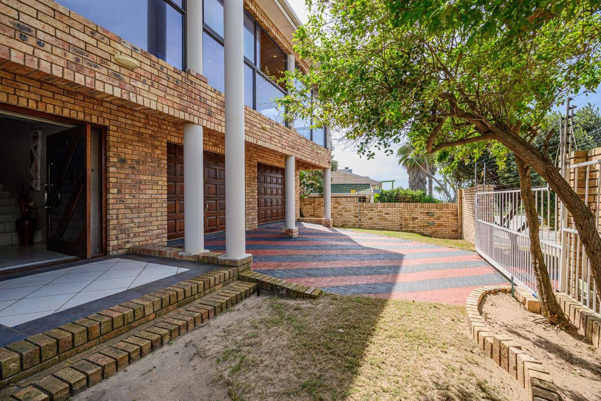 House For Sale in Bluewater Bay - Photo 3