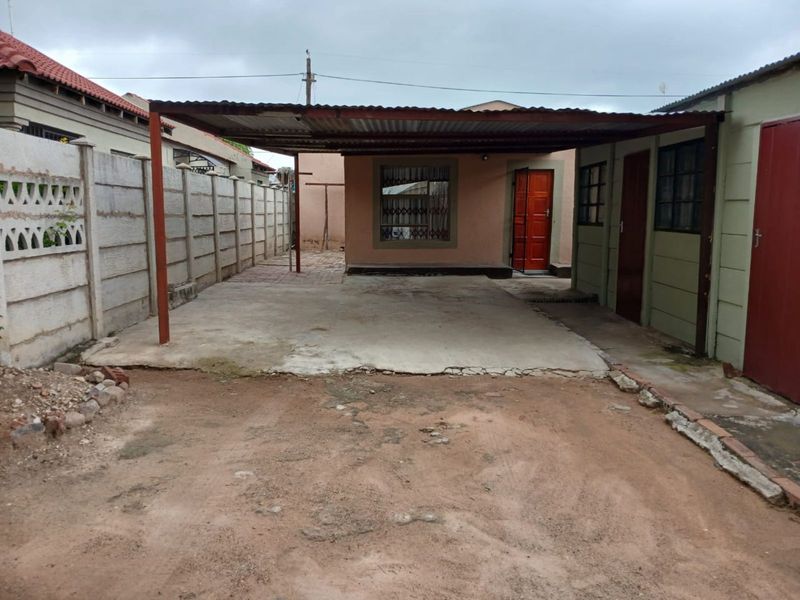 House For Sale in Westenburg - Photo 2