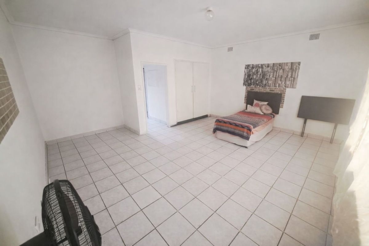 Apartment For Sale in Pretoria West - Photo 2