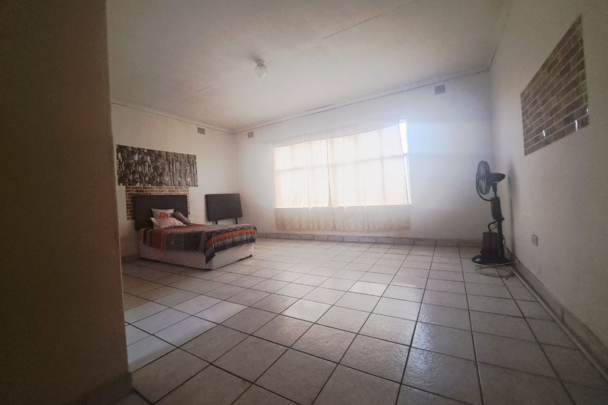 Apartment For Sale in Pretoria West - Photo 3