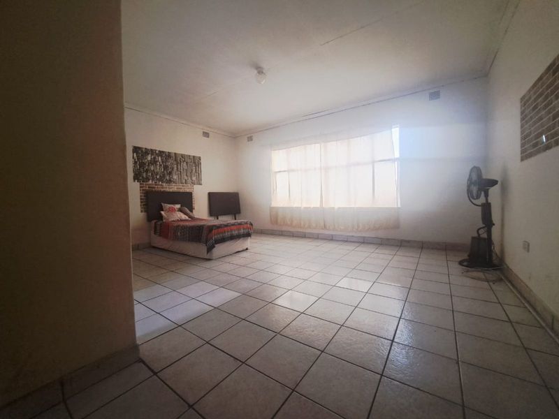 Apartment For Sale in Pretoria West - Photo 4