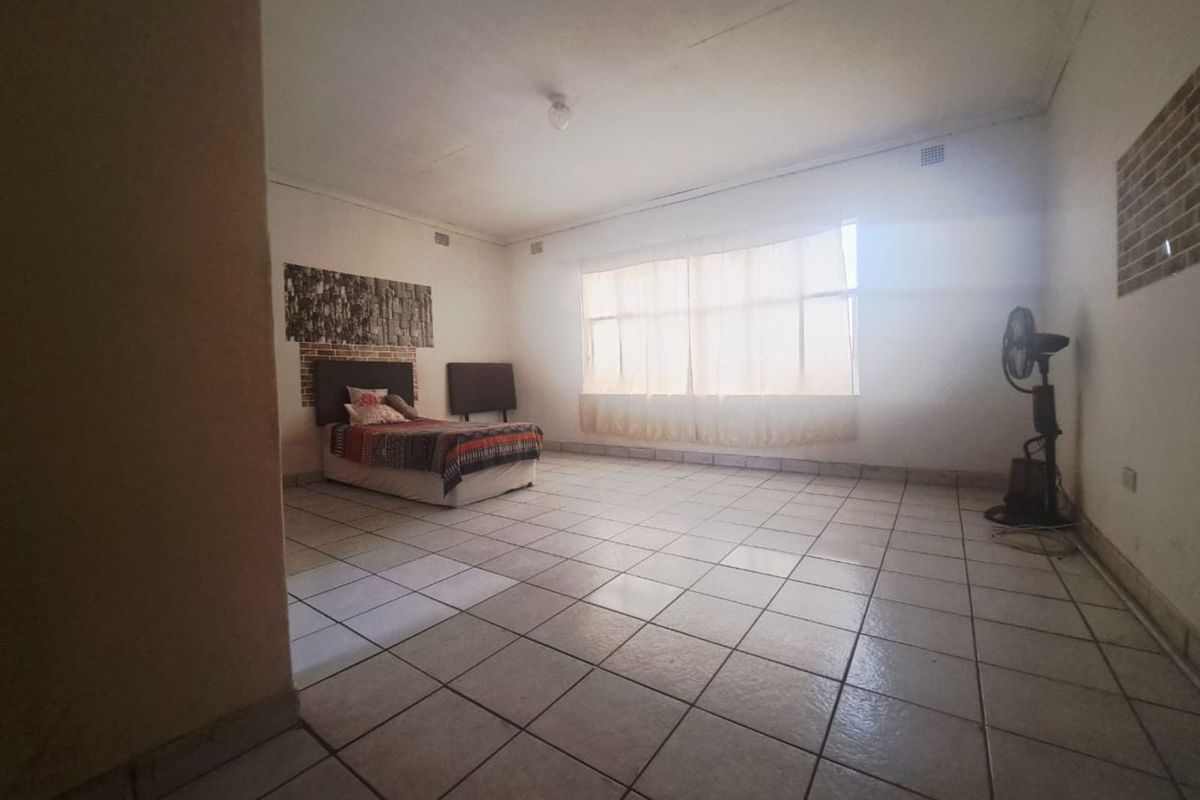 Apartment For Sale in Pretoria West - Photo 4