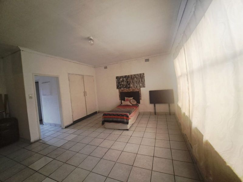 Apartment For Sale in Pretoria West - Photo 5