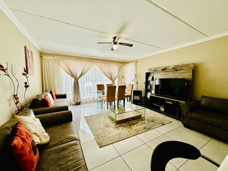 Apartment For Sale in Krugersdorp North - Photo 5