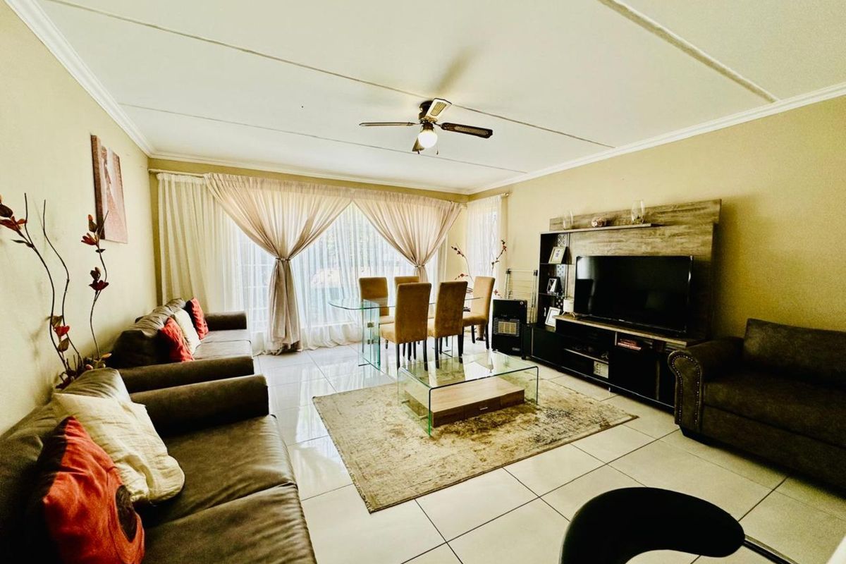 Apartment For Sale in Krugersdorp North - Photo 5