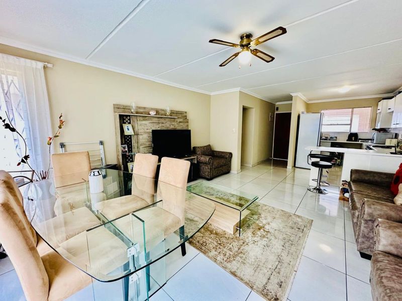 Apartment For Sale in Krugersdorp North - Photo 2