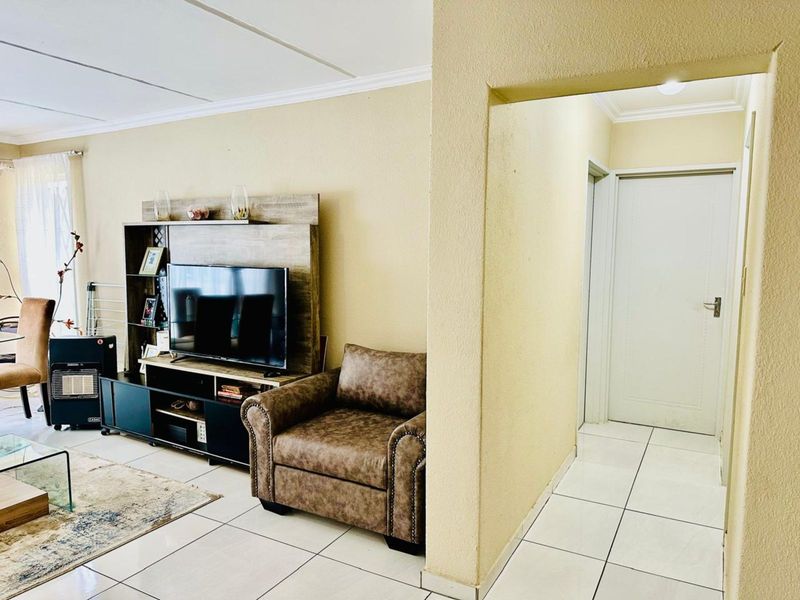 Apartment For Sale in Krugersdorp North - Photo 9