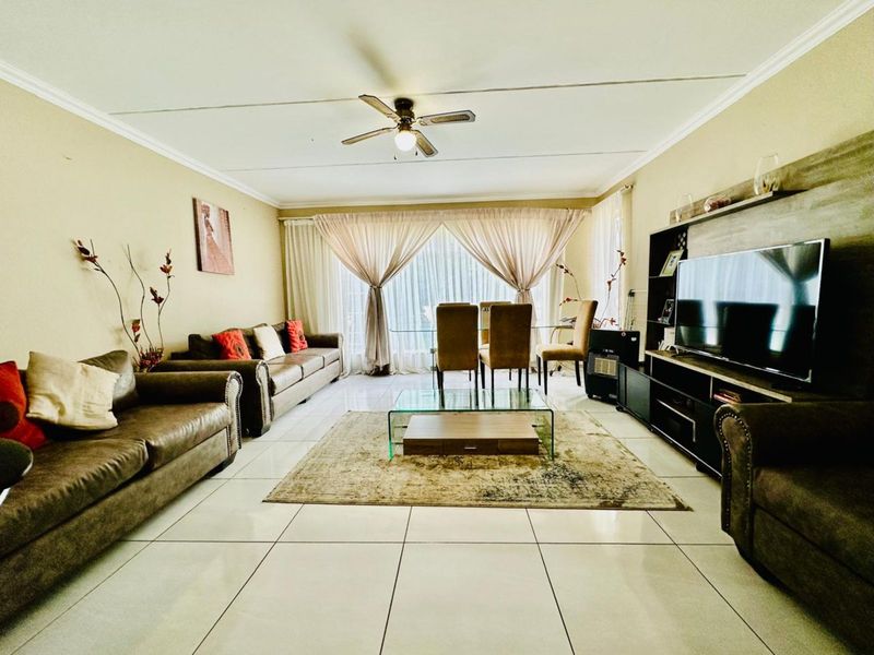 Apartment For Sale in Krugersdorp North - Photo 4