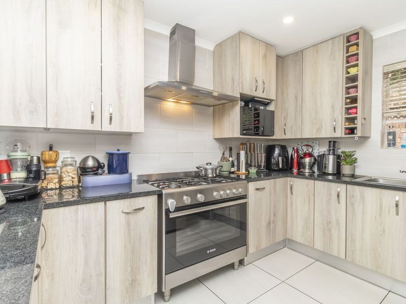 Townhouse For Sale in Honeydew Ridge - Photo 7